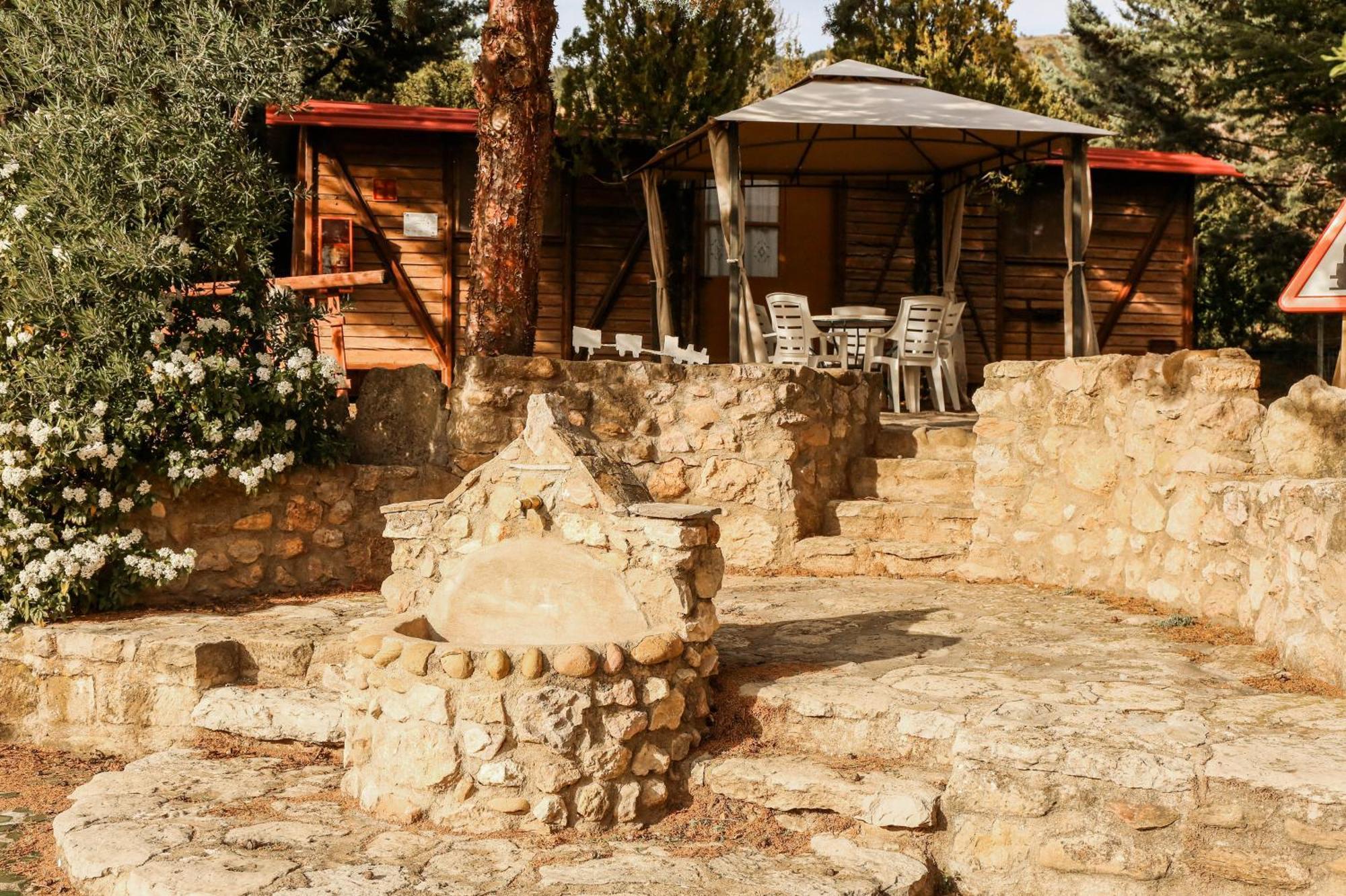 Camping Castillo De Loarre Exterior photo
