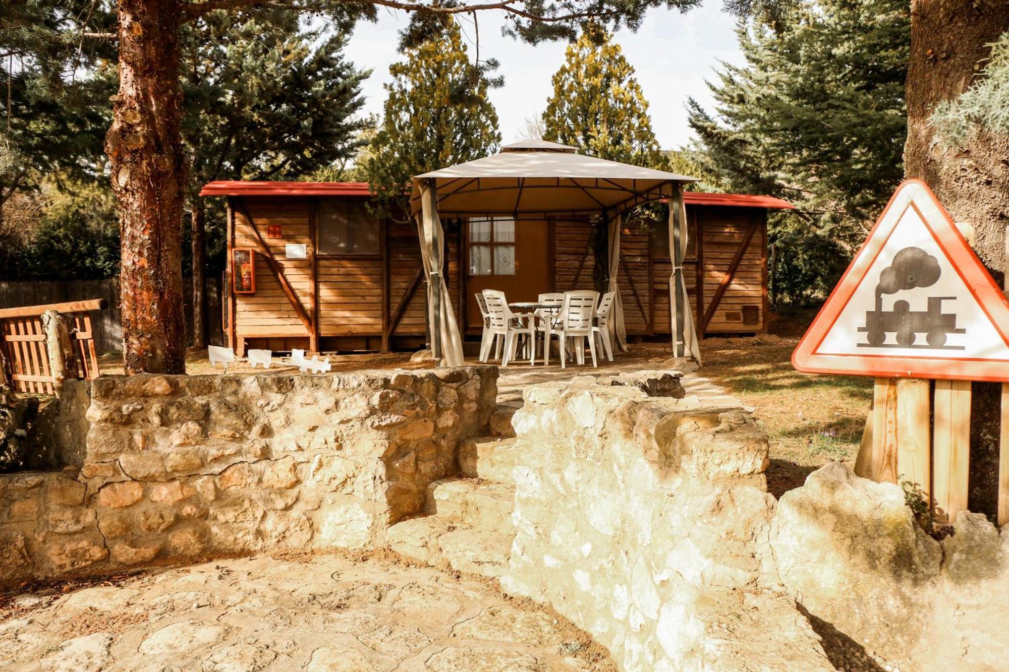 Camping Castillo De Loarre Exterior photo