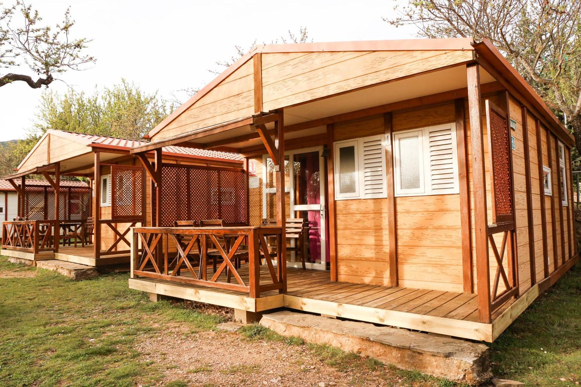Camping Castillo De Loarre Exterior photo